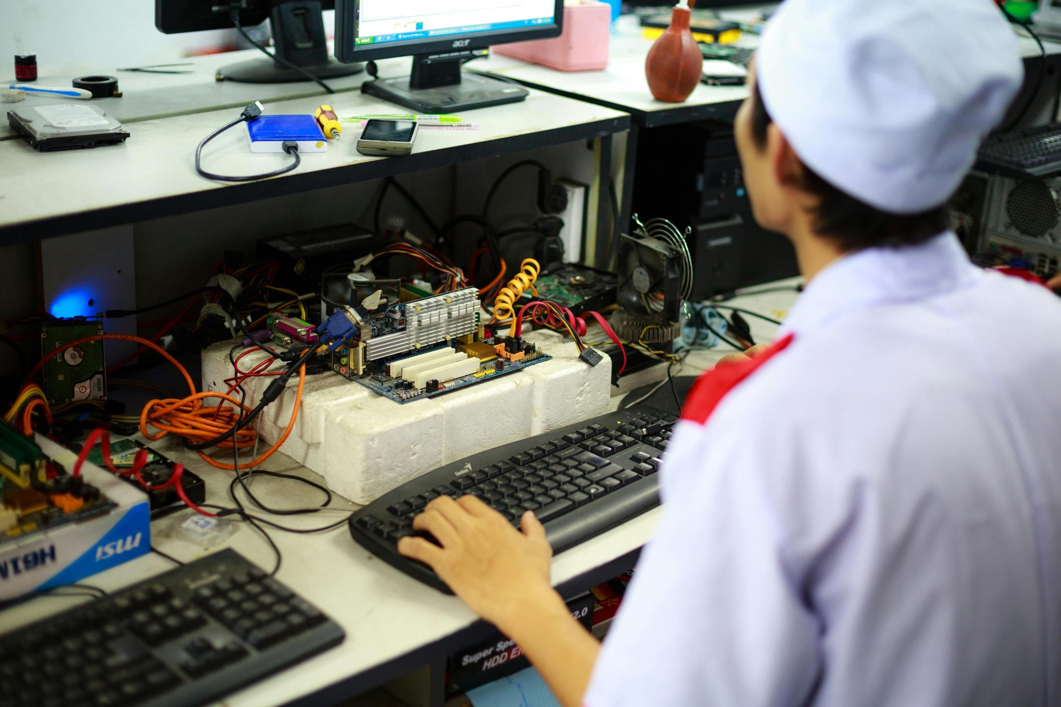 ¿Actualizar la placa base solucionará el problema de que el teclado no funciona?