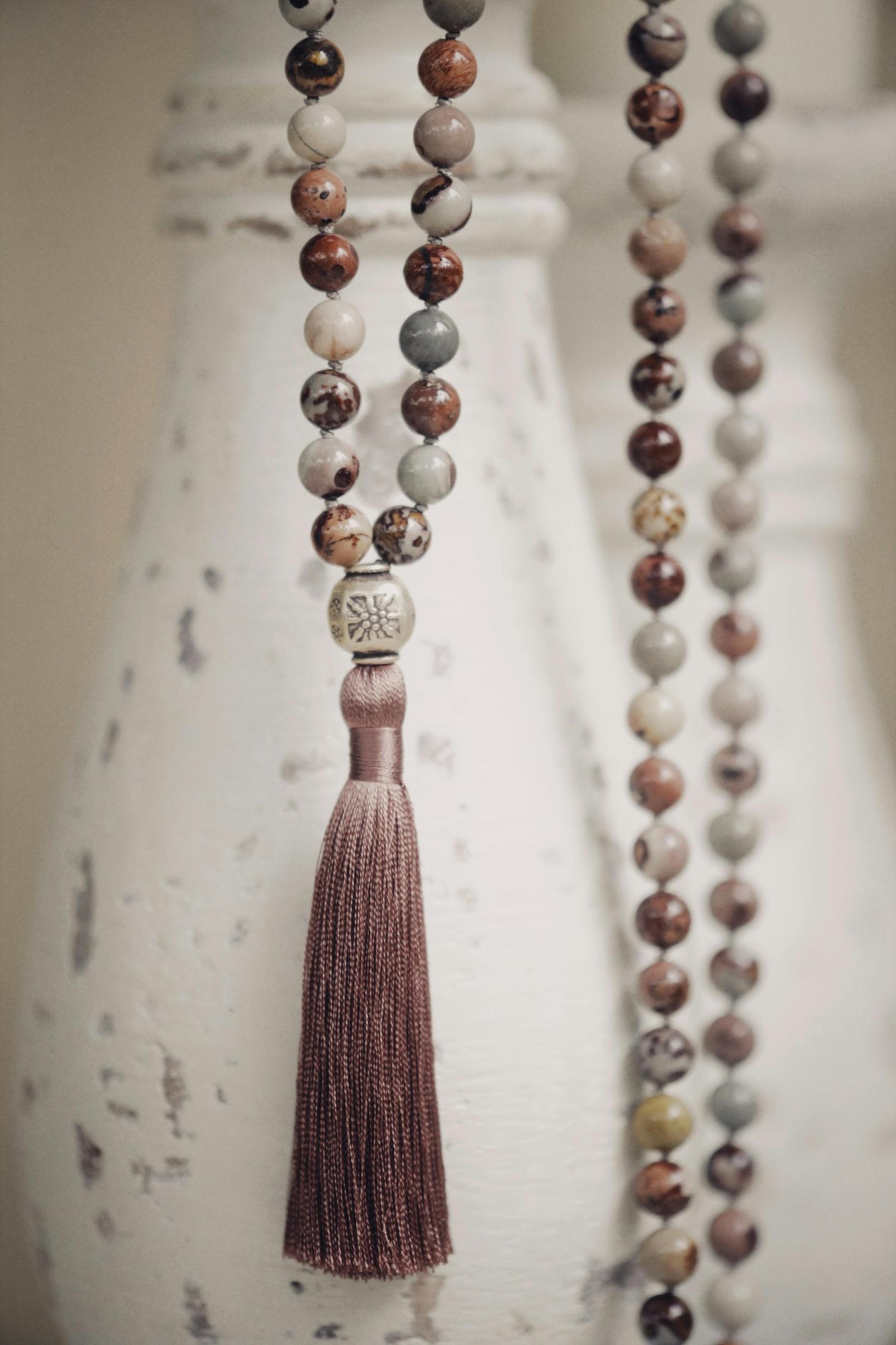 comment utiliser un bracelet avec des perles de mala